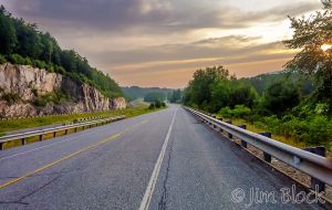 05  DJ858--Rt-5-and-I-91-before-Fairlee-at-dawn--Pan-(2).jpg